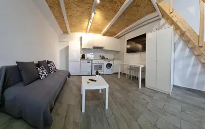 Una cocina o zona de cocina en #1# Estudio Sevilla centro BAÑERA HIDROMASAJE