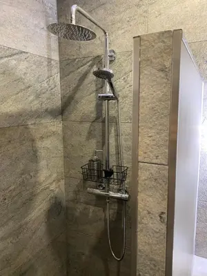 Un baño de Apartamentos La Cámara II Córdoba Corredera
