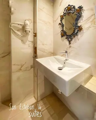 Un baño de TRIPLEX SAN ESTEBAN 16 SEÑORIAL