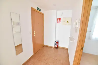 Plano de Amplio con Parking, Club y Piscina junto a Sevilla