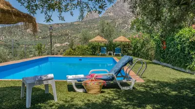 Piscina en o cerca de Casa Madrona Periana by Ruralidays