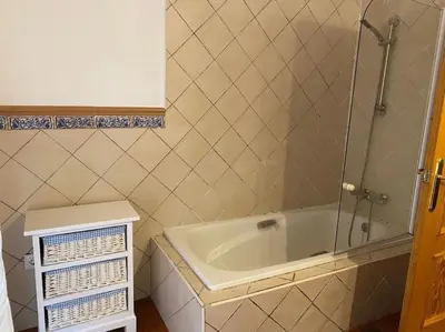 Un baño de Casa del Aceite de Oliva Virgen Extra