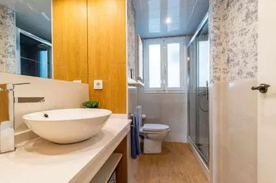 Un baño de Apartamento 3 en Estadio del Sevilla, 8 plazas y m
