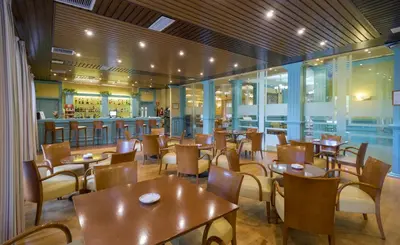 Un restaurante o sitio para comer en Hotel Fuente Las Piedras