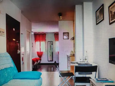 Una televisión o centro de entretenimiento en loft Alameda de Hercules