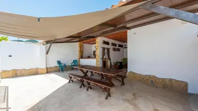 Un patio o zona al aire libre en Cortijo El Llano Priego de Córdoba by Ruralidays
