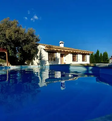 Piscina en o cerca de Cortijo El Nevazo