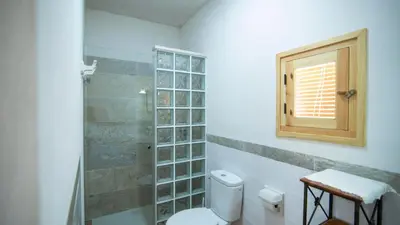 Un baño de Cuesta Blanca Montilla by Ruralidays