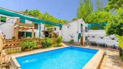 Piscina en o cerca de Arados Priego de Córdoba by Ruralidays