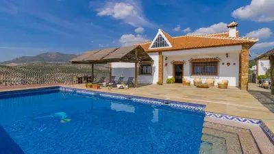 Piscina en o cerca de La Villa del Lago Iznájar by Ruralidays