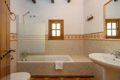Un baño de El Chorro Villas Casa Buganvilla