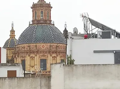 Plano de Habitación y baño en planta independiente en centro de sevilla