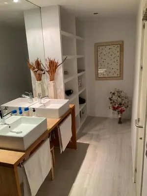 Plano de Habitación y baño en planta independiente en centro de sevilla