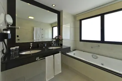 Un baño de Hotel Cordoba Center