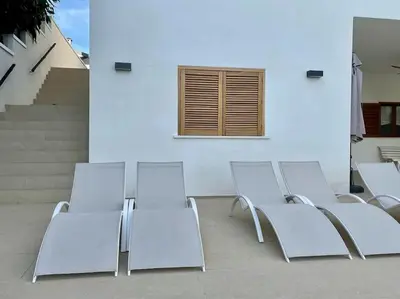 Zona de estar de Apartamento con jardín y piscina en Córdoba