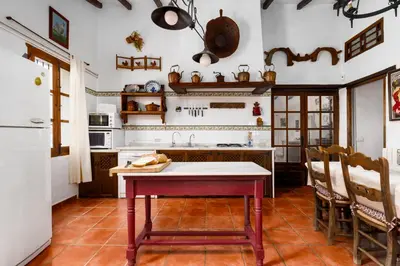 Una cocina o zona de cocina en Casa de Campo La Mejorana Refugio entre olivos sin renunciar al confort