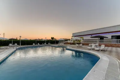 Piscina en o cerca de Hotel Torre De Los Guzmanes