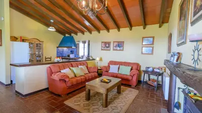 Una cocina o zona de cocina en El Encinar Antequera - La Joya by Ruralidays