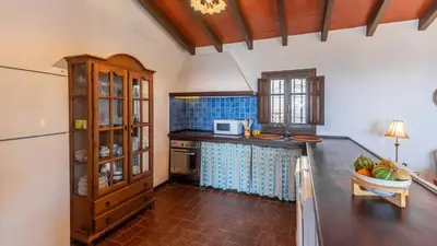 Una cocina o zona de cocina en El Encinar Antequera - La Joya by Ruralidays