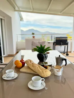 Comida en o cerca de este apartamento