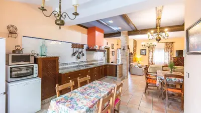 Una cocina o zona de cocina en Alojamiento Rural El Salto Villafranca de Córdoba by Ruralidays