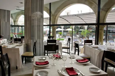 Un restaurante o sitio para comer en TRH Ciudad de Baeza