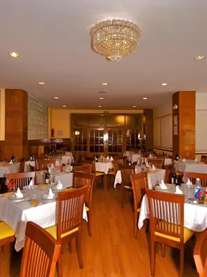 Un restaurante o sitio para comer en Balneario de Alhama de Granada