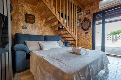 Plano de Encantador alojamiento con jacuzzi opcional, BBQ, íntimo, ideal para parejas