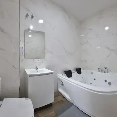 Mini Estudio JACUZZI DOBLE SEVILLA 