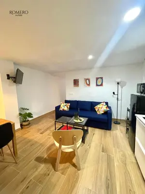 Una cocina o zona de cocina en Romero Suites 1