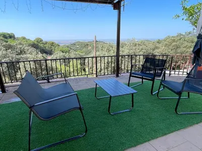 Un balcón o terraza de TrassierraRooms - Casa a 10 min de Córdoba 3 habitaciones