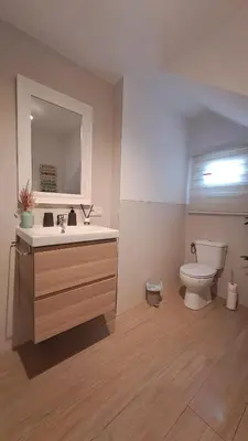 Un baño de El Madroño de la Encantada
