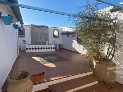 Un balcón o terraza de Beautiful Traditional town house