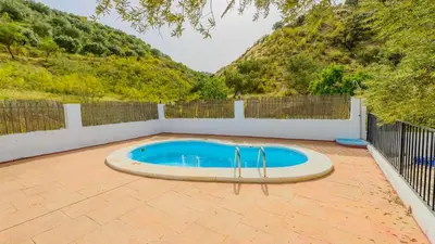 Piscina en o cerca de La Carrasca II Priego de Córdoba by Ruralidays