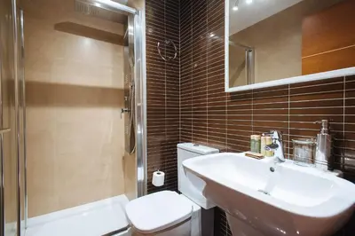 Un baño de Puerta del Príncipe - Free Parking