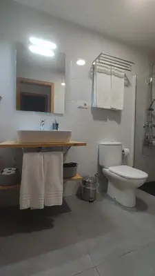 Un baño de Loft Dos Lunas, cerca del centro