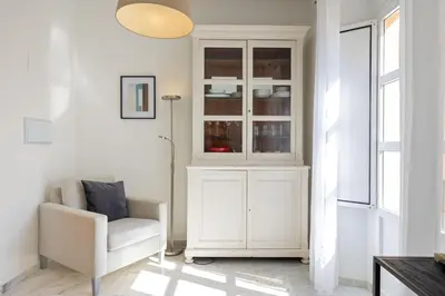 Zona de estar de Muro city center suite by Valcambre