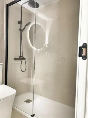 Un baño de Smart Stay Córdoba, Zona Centro