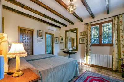 Cama o camas de una habitación en Villa San Nicolas - private, tranquil, relaxing..
