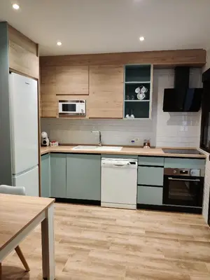Una cocina o zona de cocina en Duerme a gusto - Tu habitación acogedora en Torredonjimeno