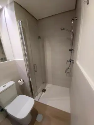 Un baño de bt6gallos