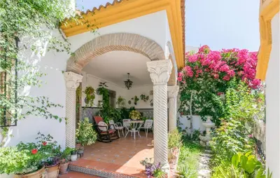 Jardín al aire libre en Nice Home In Fuente Tojar With Wifi