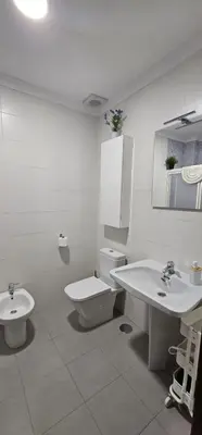 Un baño de Fantástico duplex en el centro de Osuna