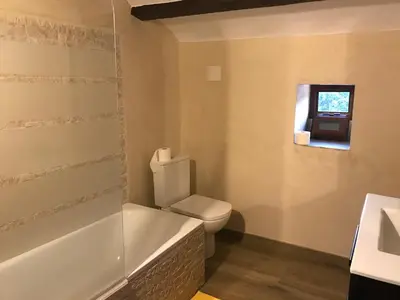 Un baño de LA SIERRA