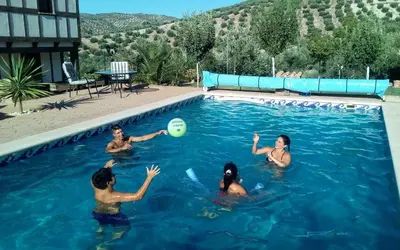 Piscina en o cerca de Las Marrojas, secluded Tudor country cottage