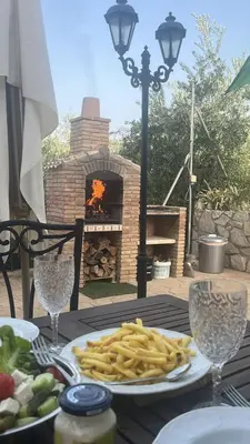 Comida en o cerca de este apartamento