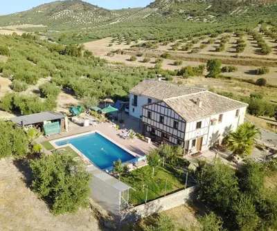 Piscina en o cerca de Las Marrojas, secluded Tudor country cottage