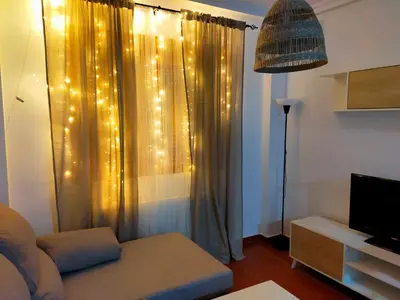 Una televisión o centro de entretenimiento en Rincón de luz