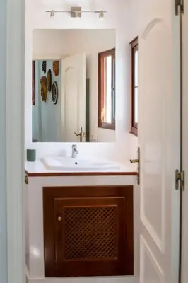Un baño de Apart Mezquita con Parking Gratuito